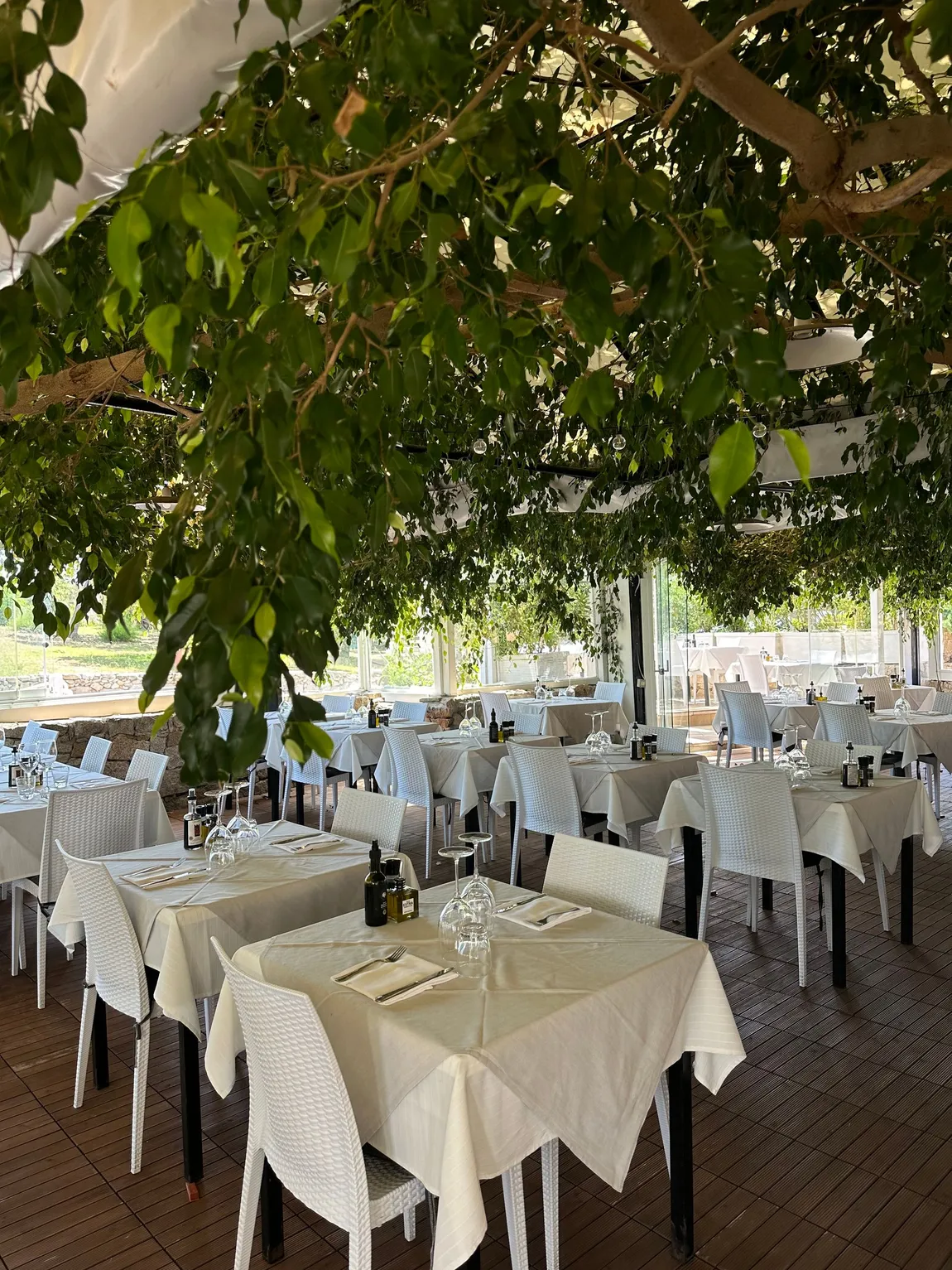 The waterside setting of Ristorante Hivaoa near Porto Cervo