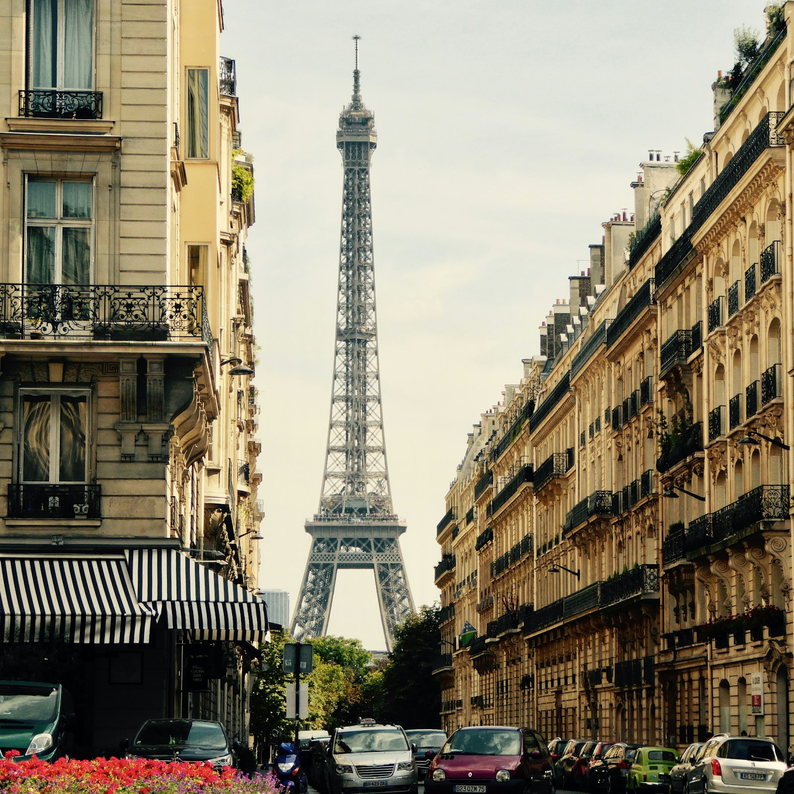 The Best Fashion Week Hotels in Paris Are Not Always the Most Famous