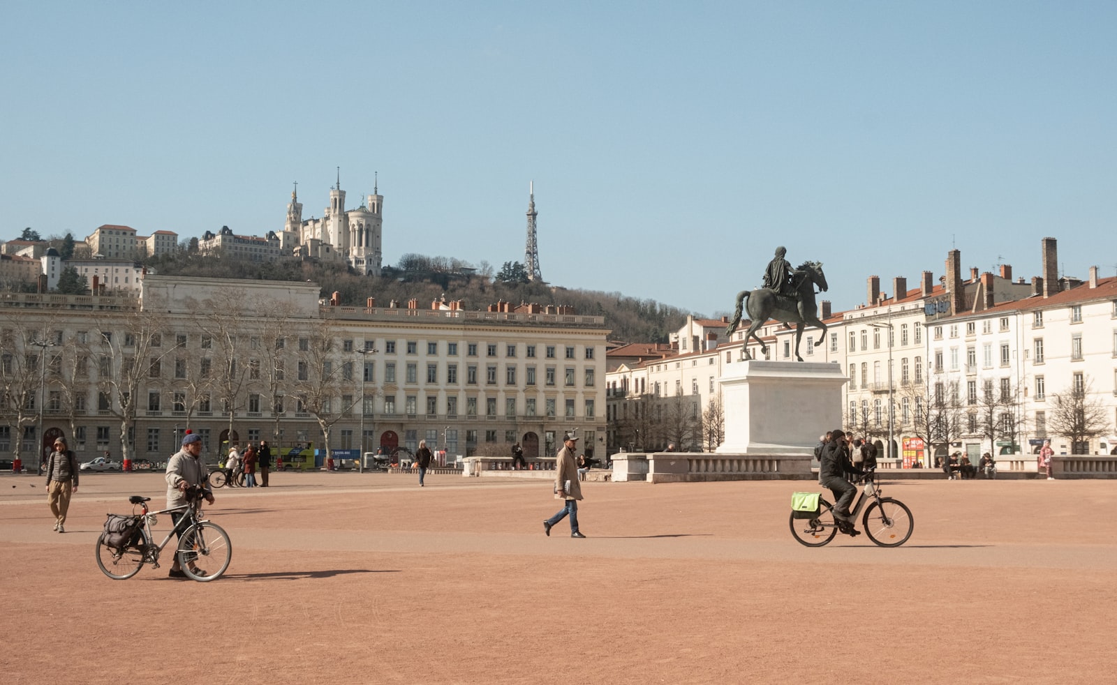 Pavyllon Lyon Opens on 8 September With Students in the Brigade