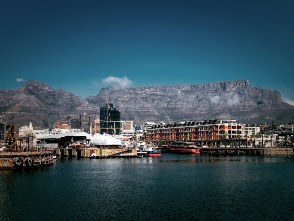 The Cape Town EDITION opens: 142 rooms at Quay 7, facing Table Mountain