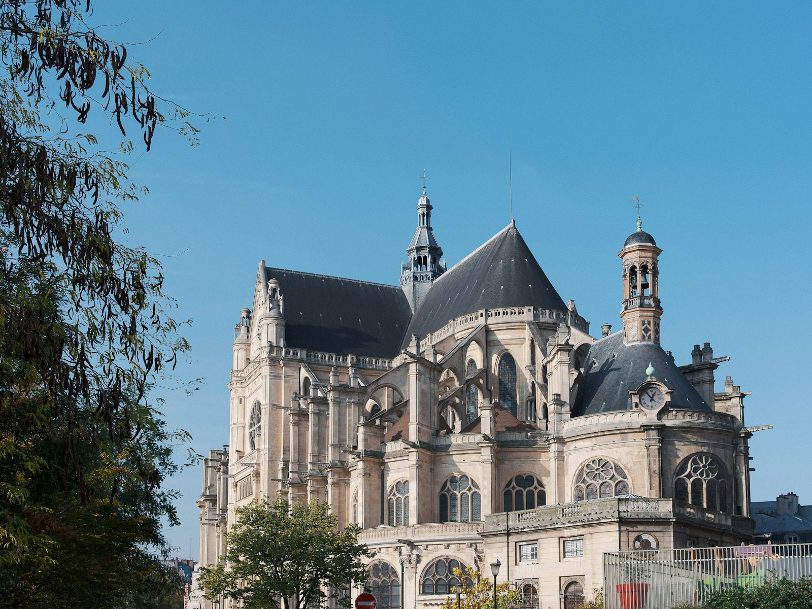 Bourse de Commerce opens Remember Me: 700 works for photography’s bicentenary