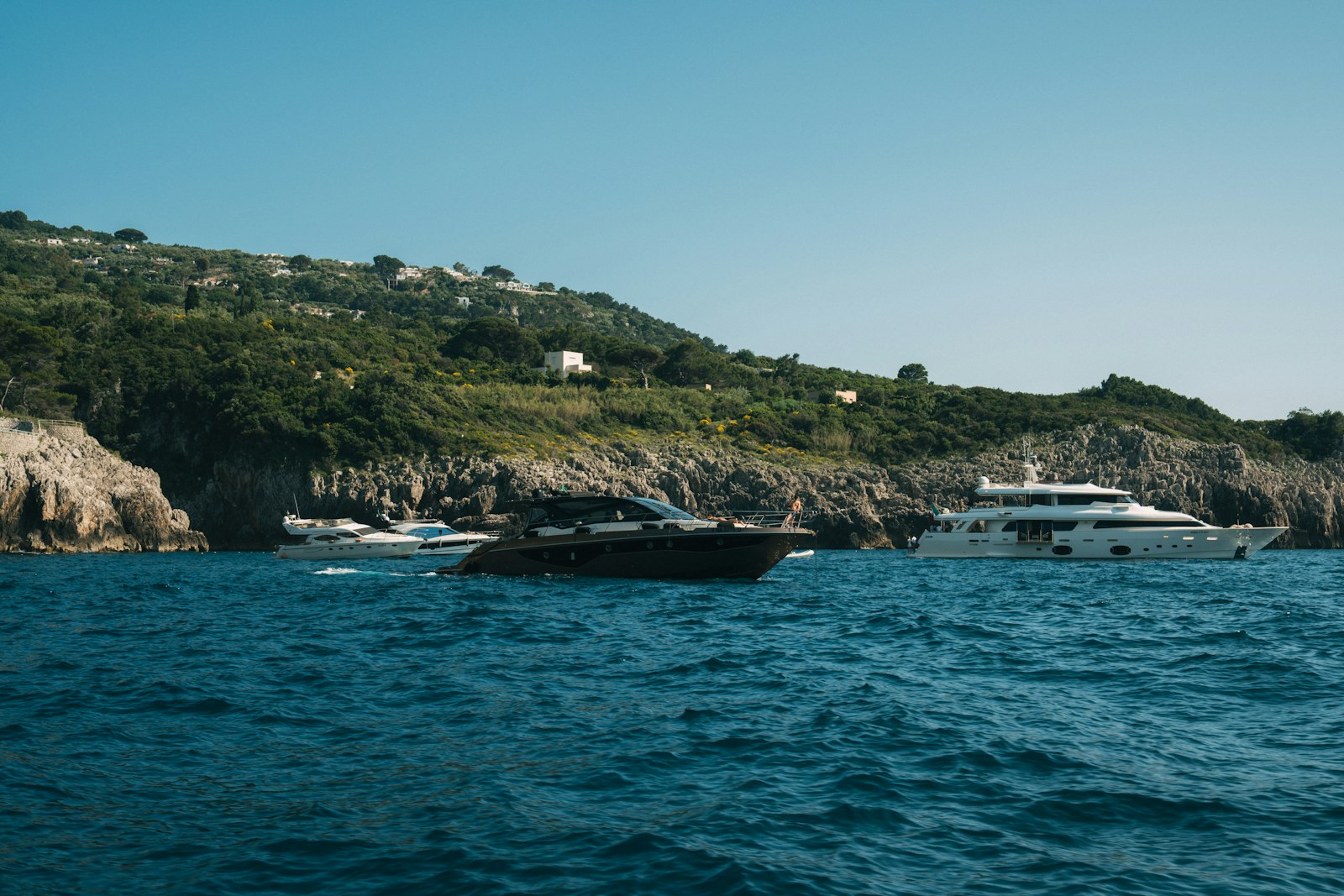 Superyachts in Italy: 2,200 in 2025, and about 78,000 euros a day each